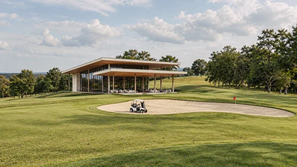 Sede do Golf Club junto ao campo